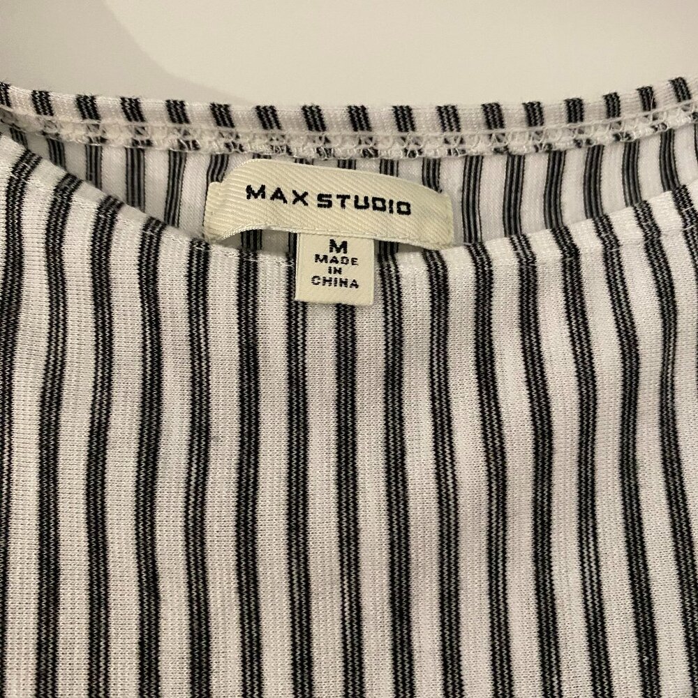 Max Studio Ladies Blouse Sz. Medium - Picture 2 of 5